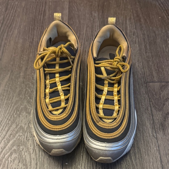 Stylish Women’s Silver, Black, and Gold Nike’s - Picture 3 of 3